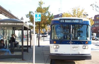 Dash bus at Braddock Road